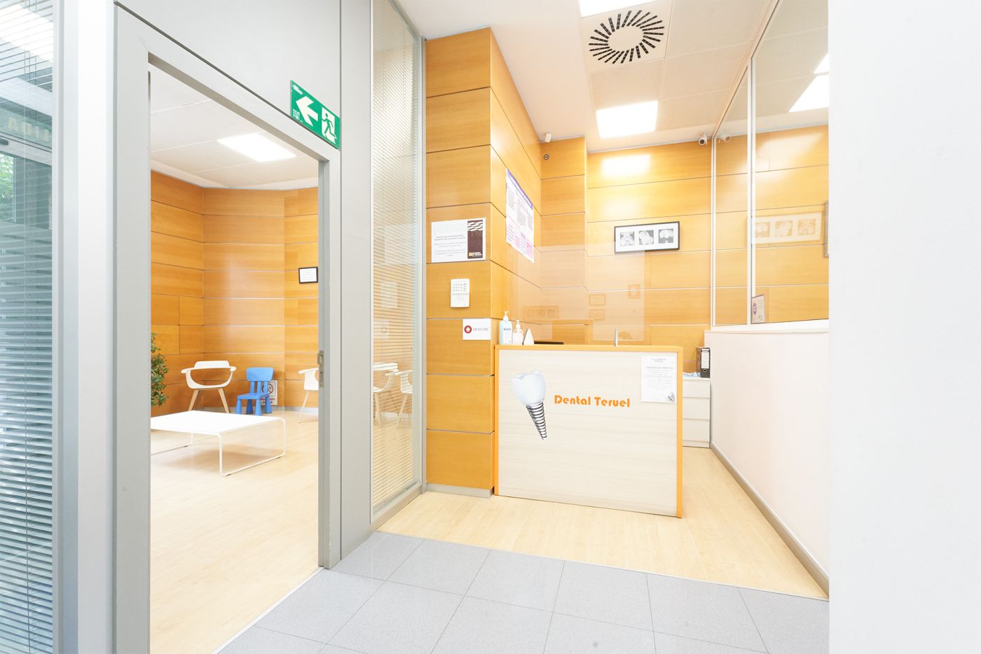 entrada y recepción clínica dental 