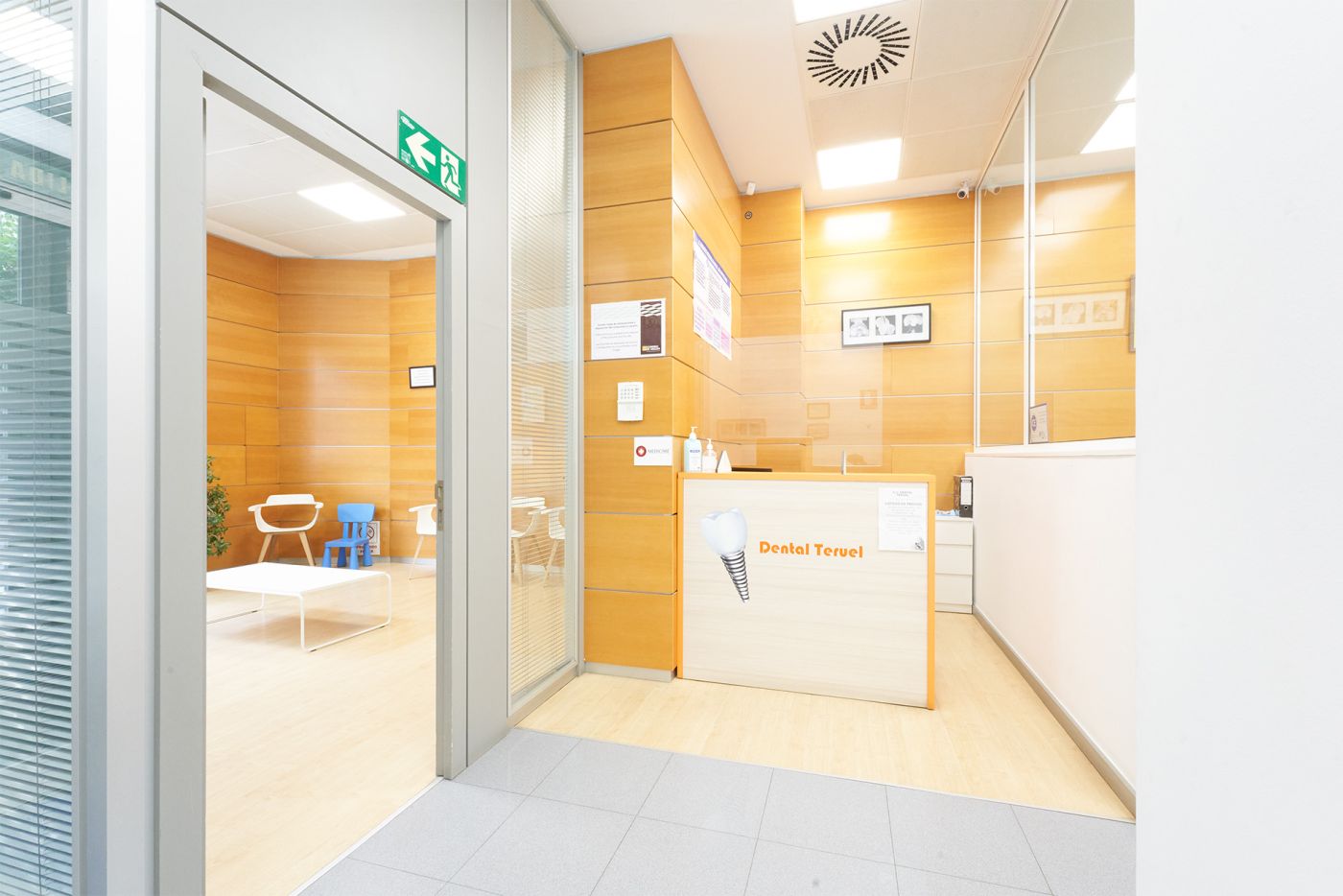 entrada y recepción clínica dental 
